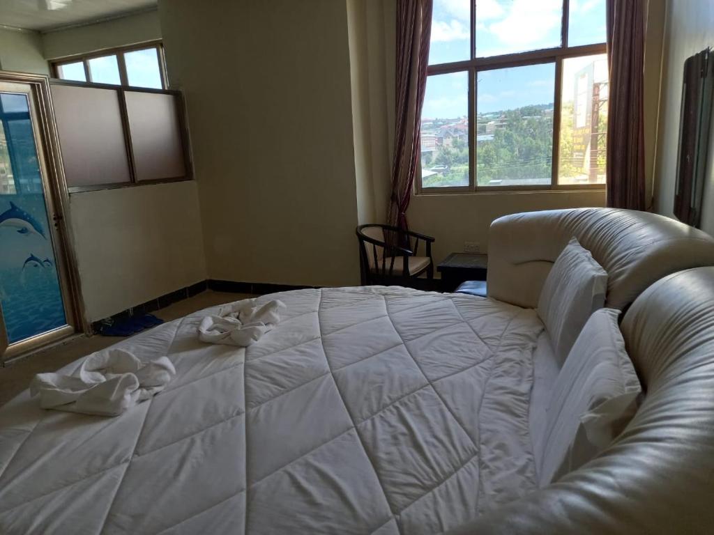 Newstead hotel naivasha photo 2