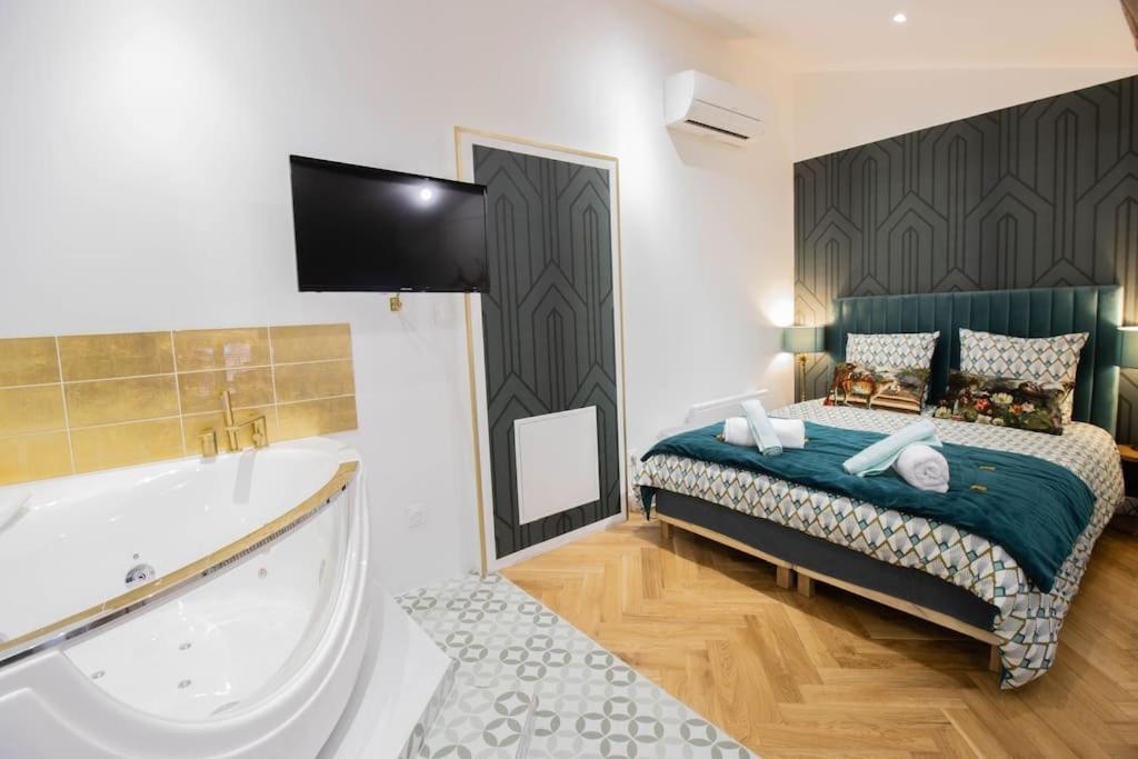Suite Émeraude - Jacuzzi, Saint-Etienne