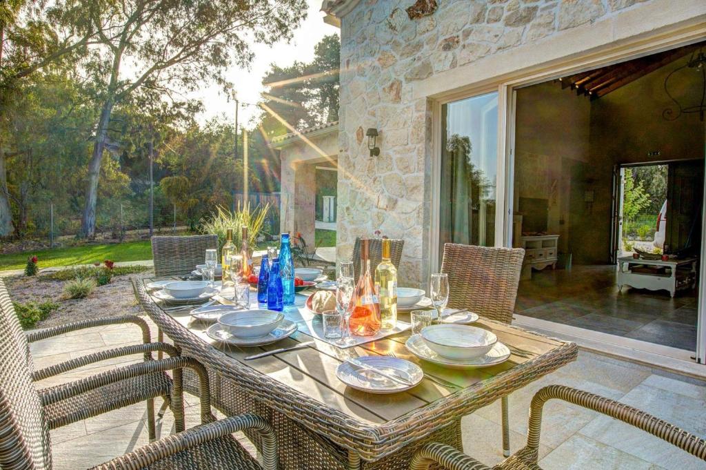 Exquisite Zakynthos Villa - 3 Bedrooms - Villa Lakudi - Private - Luxurious - Table Tennis photo 4