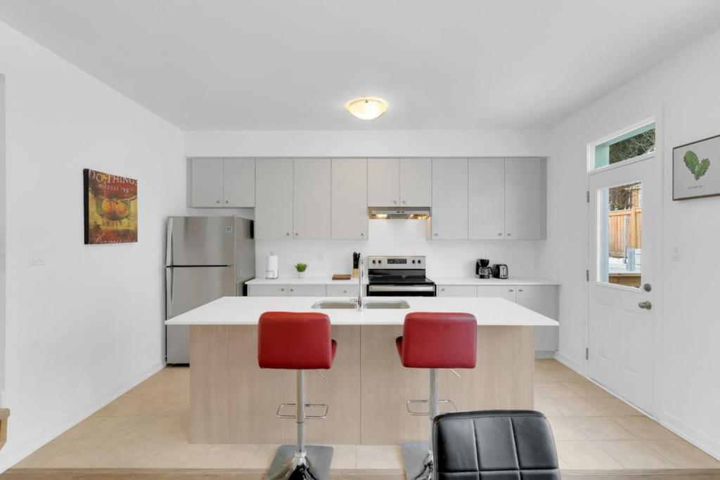 Family Friendly Spacious Getaway photo 3