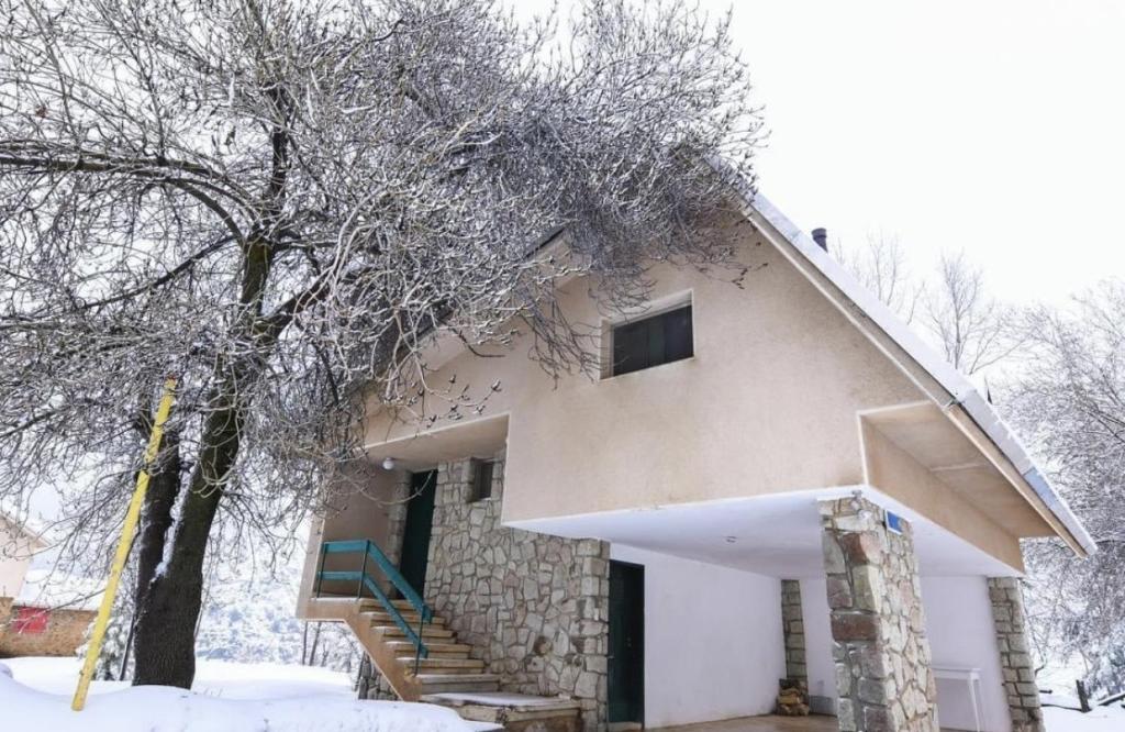 Private Mountain House in Laklouk - 1 Bedroom photo 2