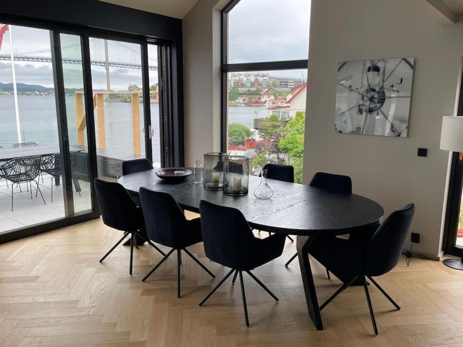 Unikt feriested med stor privat brygge photo 1