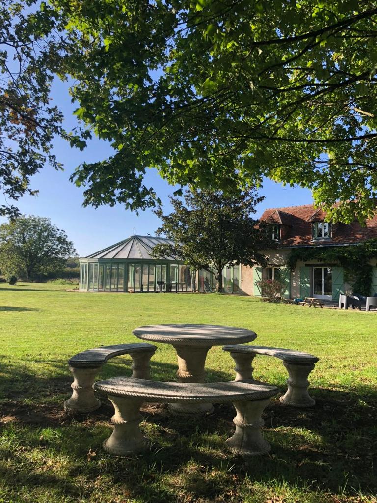 Domaine de la Haute Justerie - piscine & billard à l’orée des bois - Loire Valley photo 2