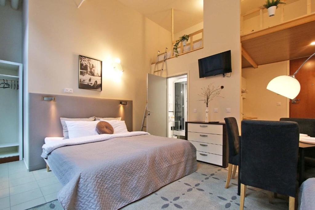 Gold Home photo 1