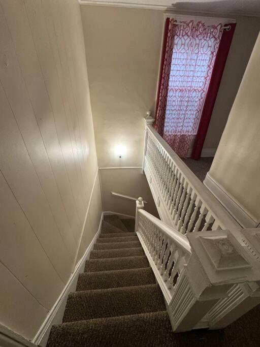 Comforting getaway-sleeps 6-walk to falls! photo 3