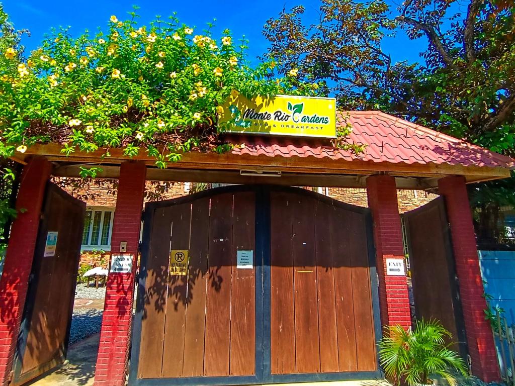 Monte Rio Gardens Bed & Breakfast photo 1