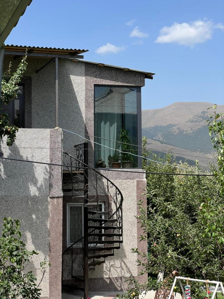 Vacation home with entire place in Aparan