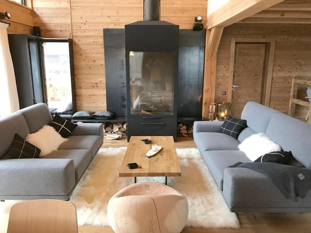 Chalet de 4 chambres a Samoens a 700 m des pistes avec jacuzzi jardin amenage et wifi photo 2