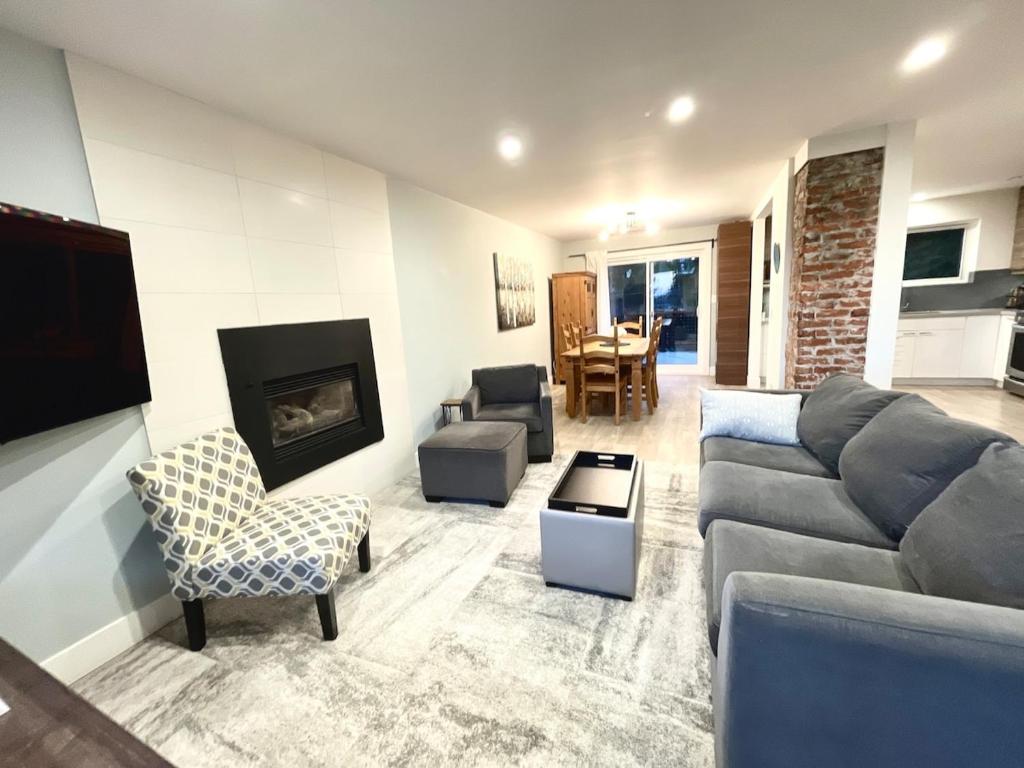 City View Home-wi-fi, Parking, Decks, Bbq, Wd photo 1