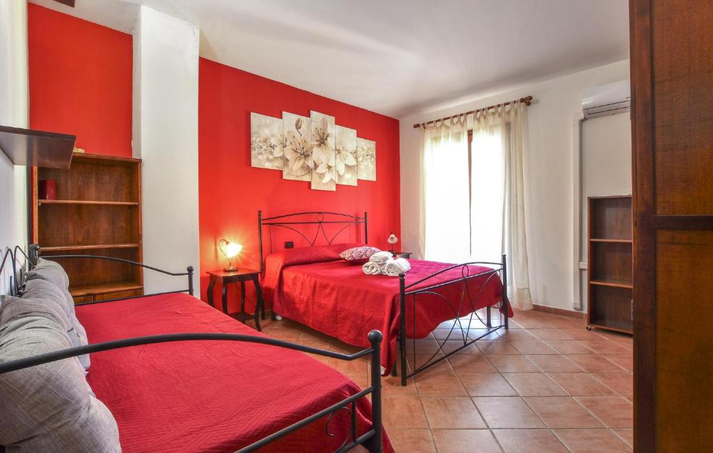 4 Bedroom Stunning Home In Trappeto photo 1