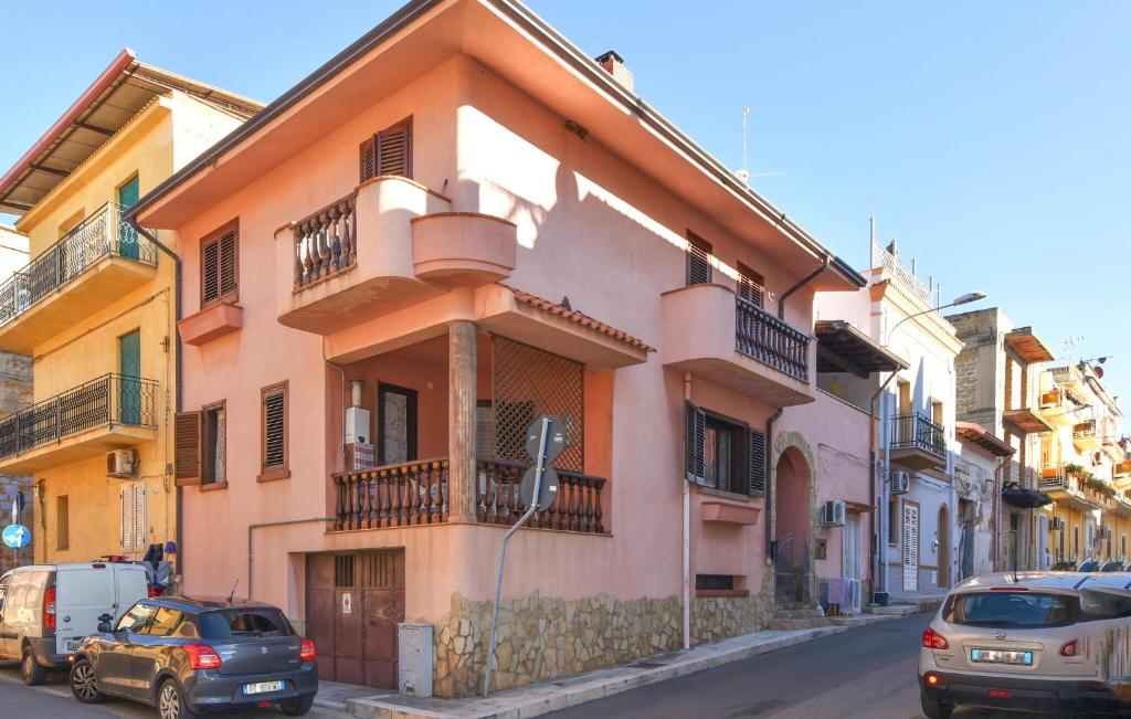 4 Bedroom Stunning Home In Trappeto