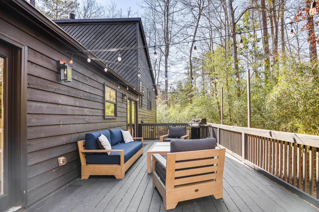 Modern Roswell Vacation Rental about 3 Mi to Downtown! photo 1