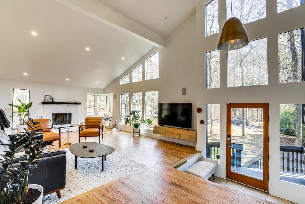 Modern Roswell Vacation Rental about 3 Mi to Downtown! photo 3