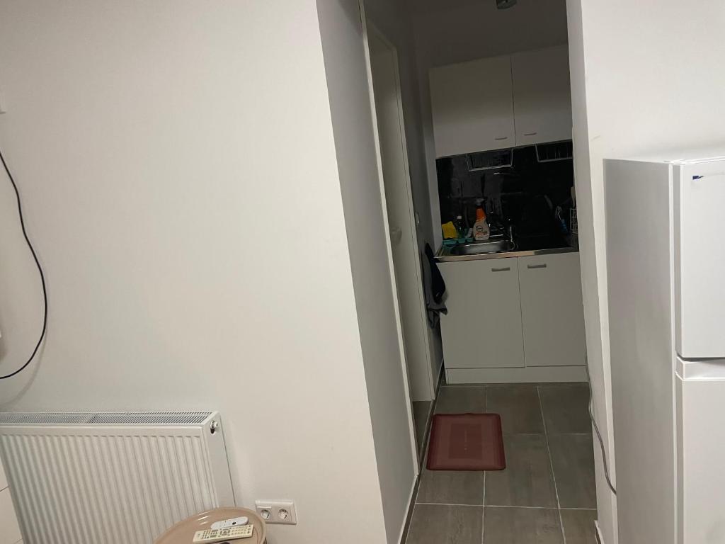 Ein Zimmer Wohnung für zwei Personen Monteure geeignet