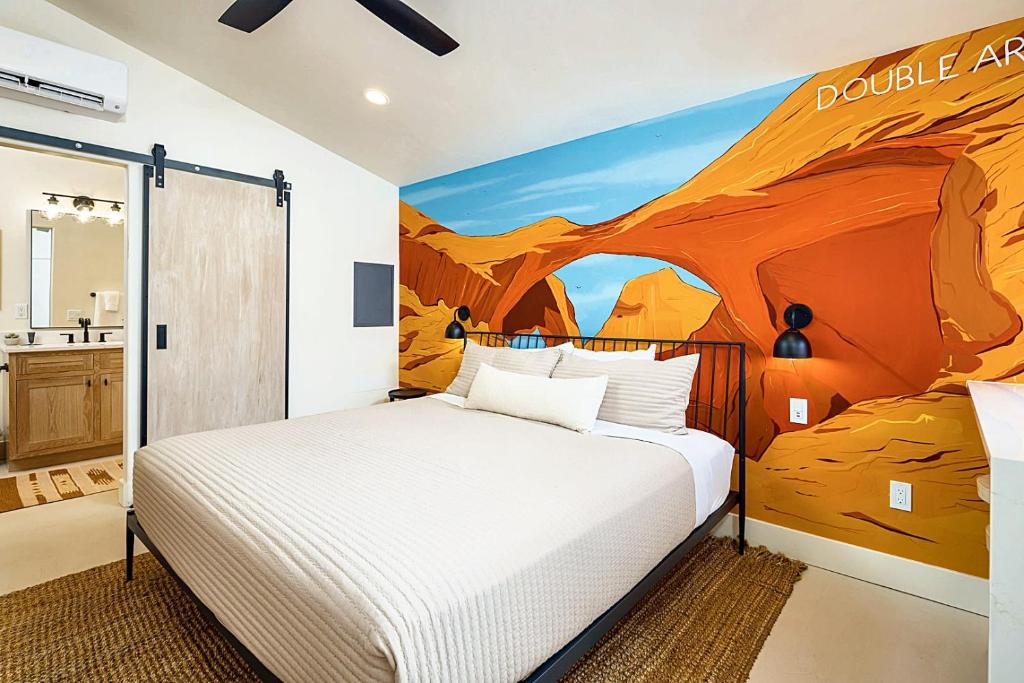 Downtown Kokopelli #1- Newly Remodeled Stylish Studio image