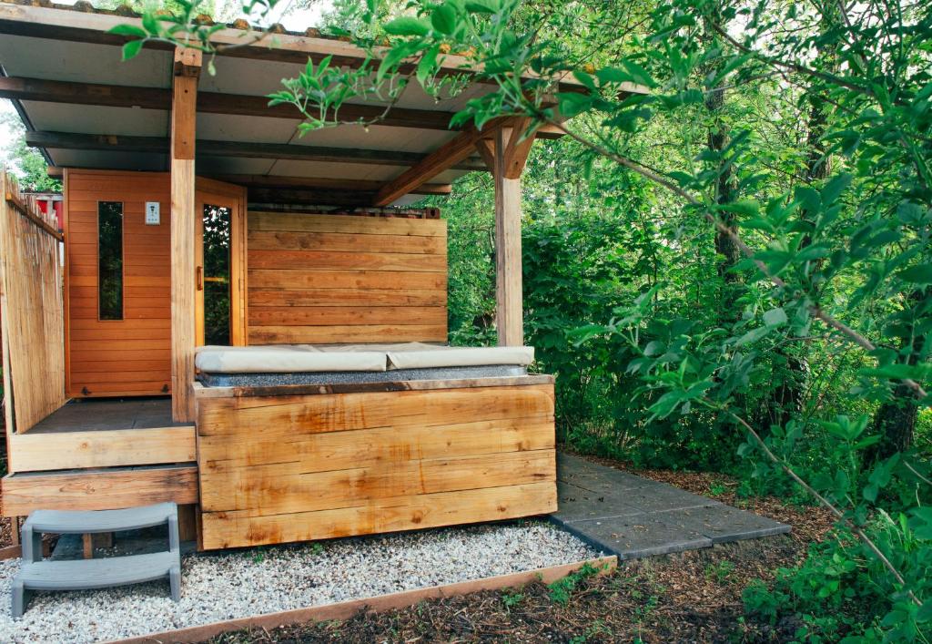Farmhouse, Jacuzzi, Sauna, BBQ grill & Garden, Sleeps 24 photo 3
