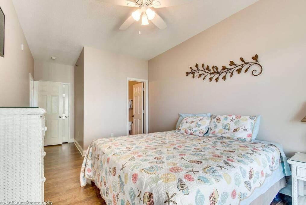 Huge Beautiful Condo with great view of the Ocean image