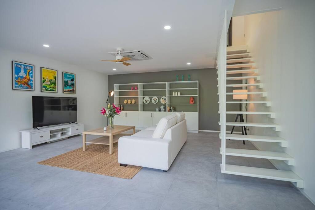 Ray Ray Villa by G Estate Phuket photo 2