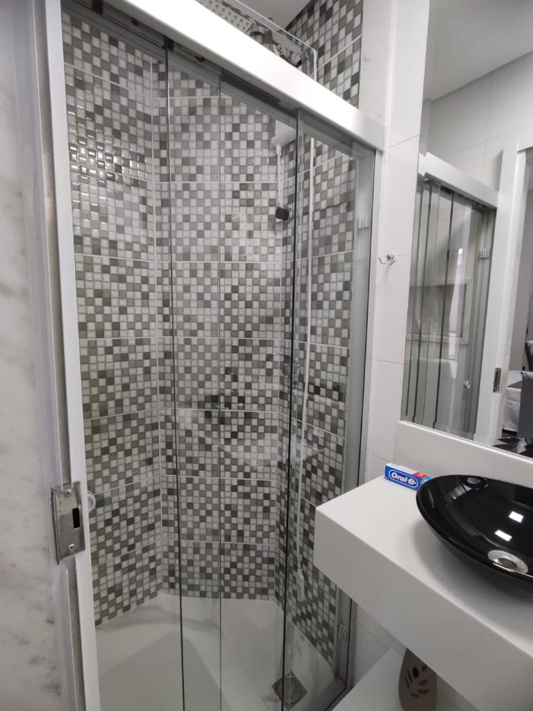 Apartamento inteiro com área e garagem privativa photo 1