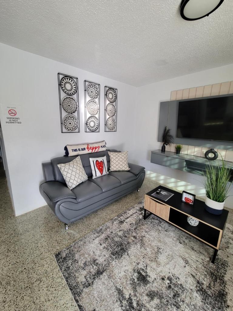 Black and white vacation home photo 2