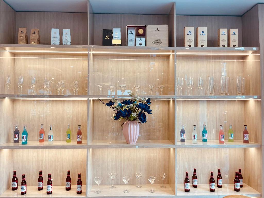 SANDALS ISLAND HOTEL