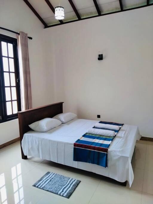 Colombo Villa Near Bolgoda Lake 5 Bed 2.5 Bath photo 2