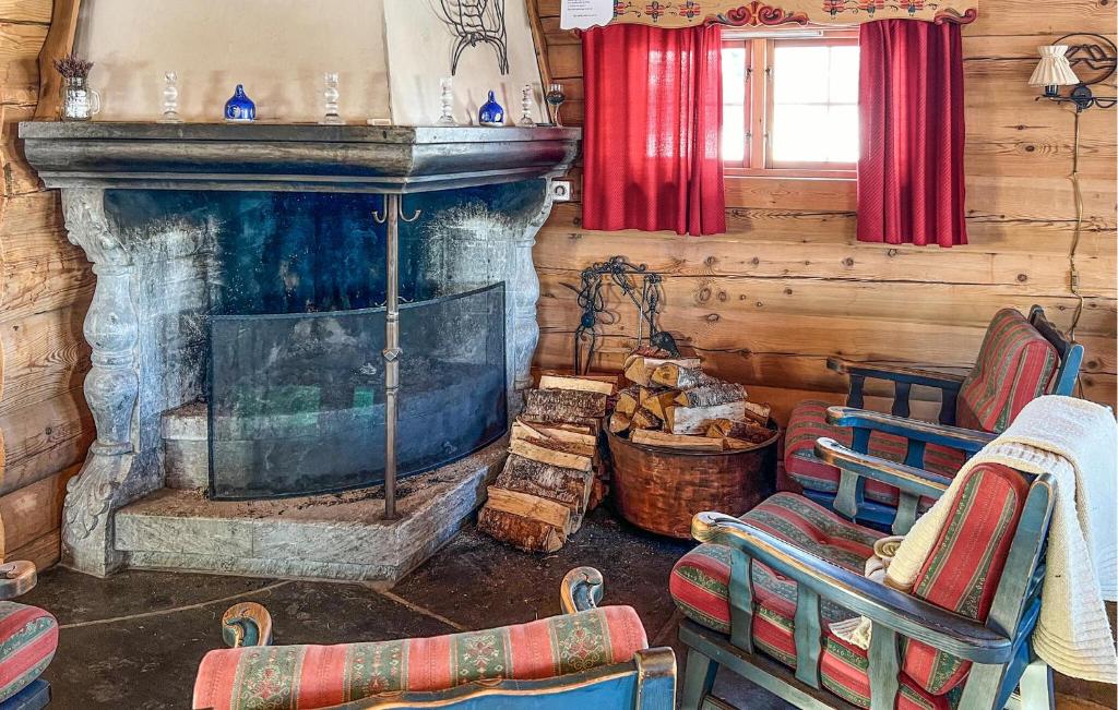 6 Bedroom Cozy Home In Kvam photo 1
