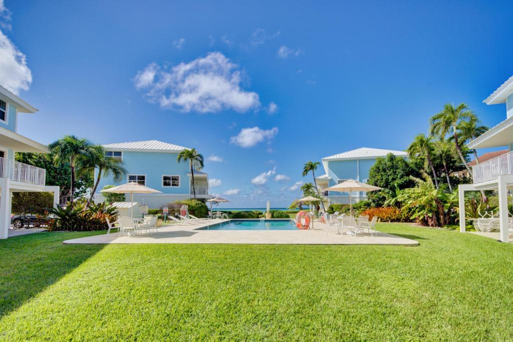 Beautiful Beachfront Apartment! photo 3
