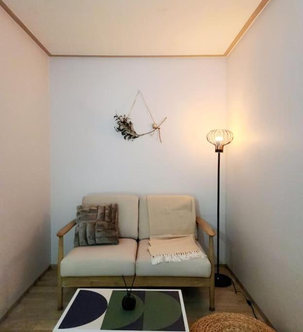광교역5분 최대8명 무료주차 경기대 편안한감성숙소 수원스타필드 친구가족여행 photo 1