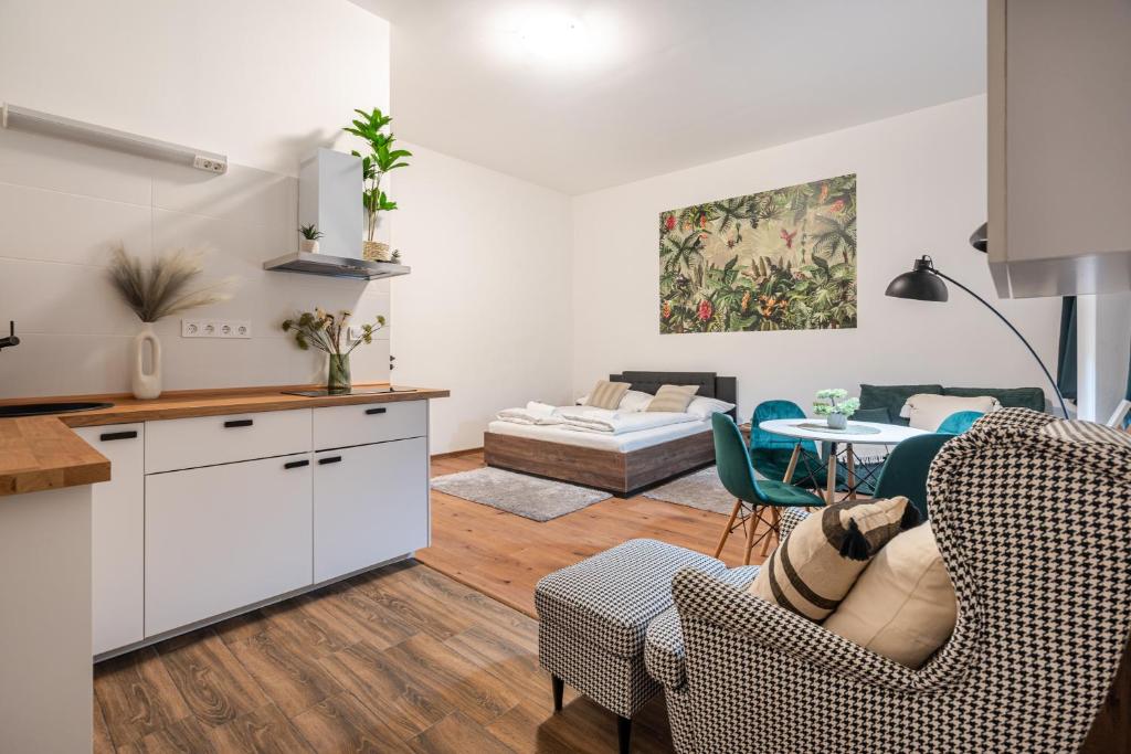D68 - Downtown Cozy Suite - Best Location by BQA - Tap to explore photos