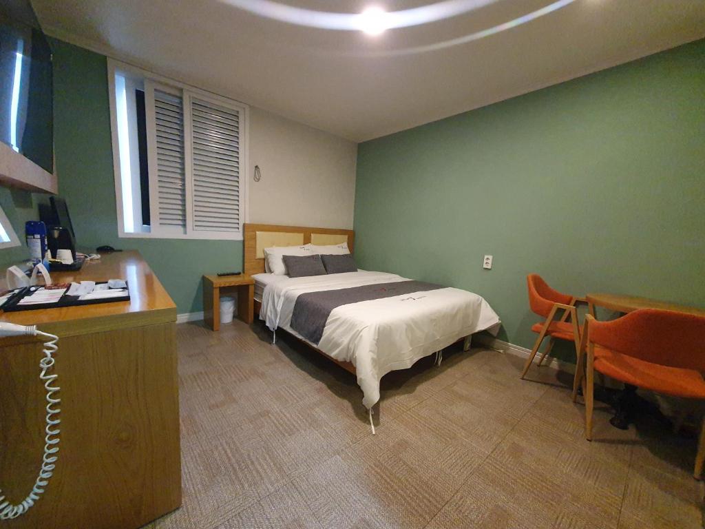 The 7 Hotel photo 4