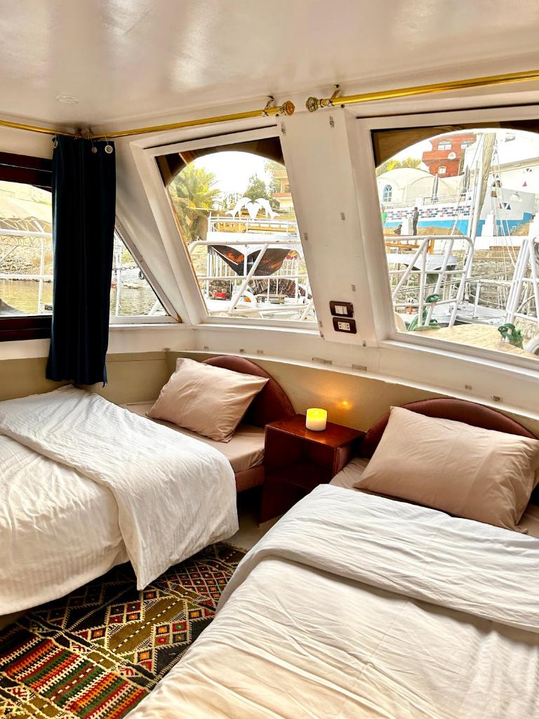 Houseboat Hotel and Nile Cruises Zainoba photo 1