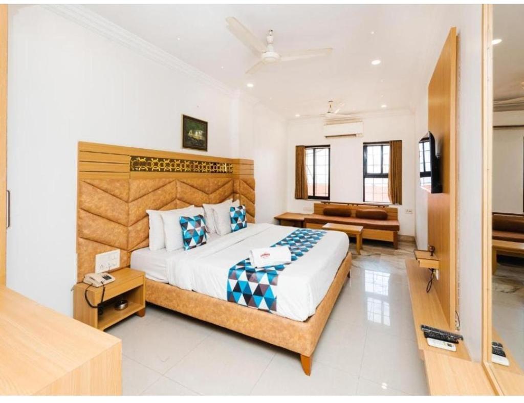 HOTEL GALAXY SURAT photo 2