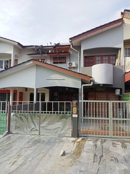 cosy homestay pengkalan balak 5 aircond photo 1