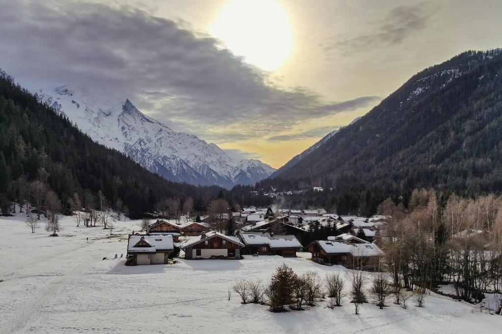 Chalet Melusine - Big Chalet w Spa, Huge Terrace, Views & Privacy! photo 1