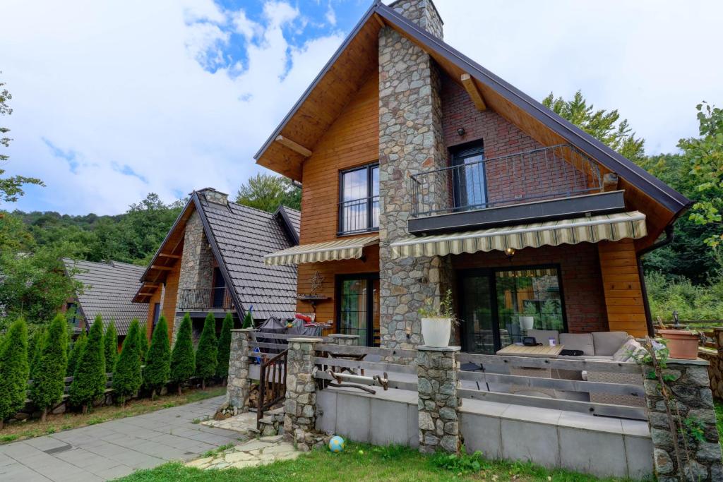 Captivating 3-Bed Villa in Brezovica Ski Centre photo 1