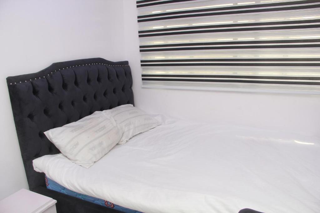 3 bedroom apartment (fully furnished), Festac