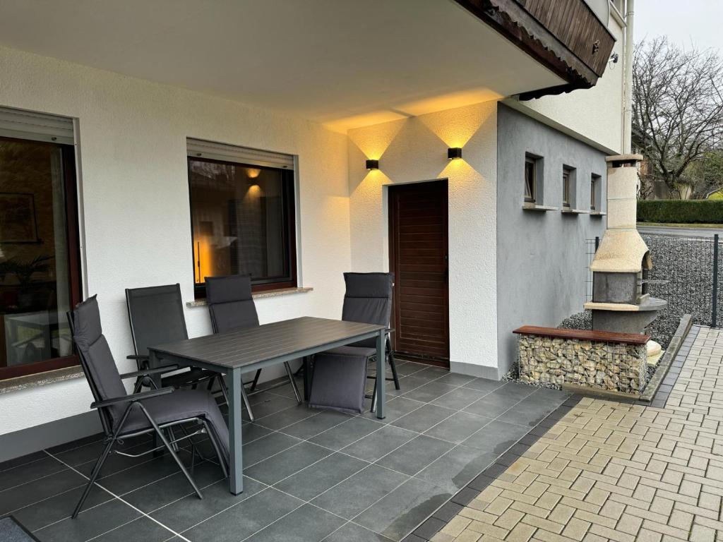 XXL Ferienwohnung - Terrasse - Haustiere willkommen - Top Ausstattung - bis 8 Personen