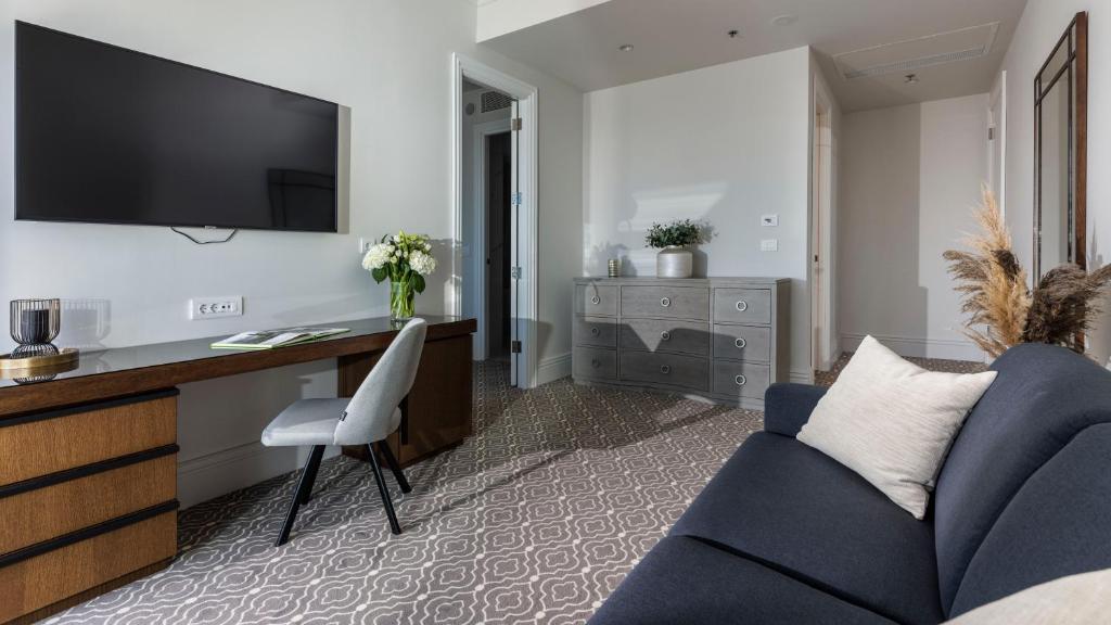 Royal Ariston Hotel photo 3