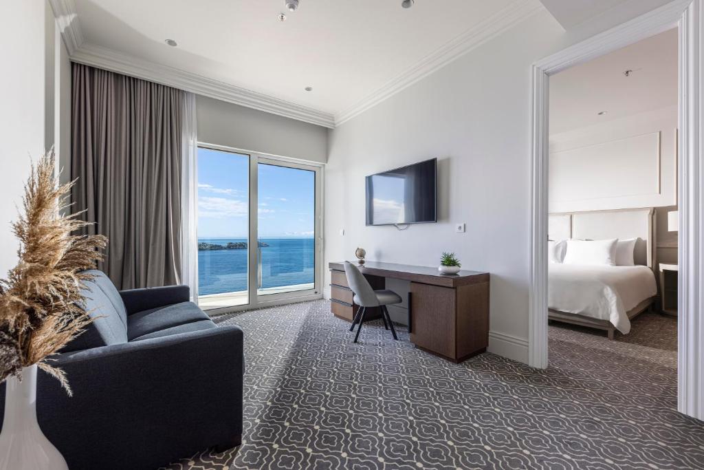 Royal Ariston Hotel photo 1
