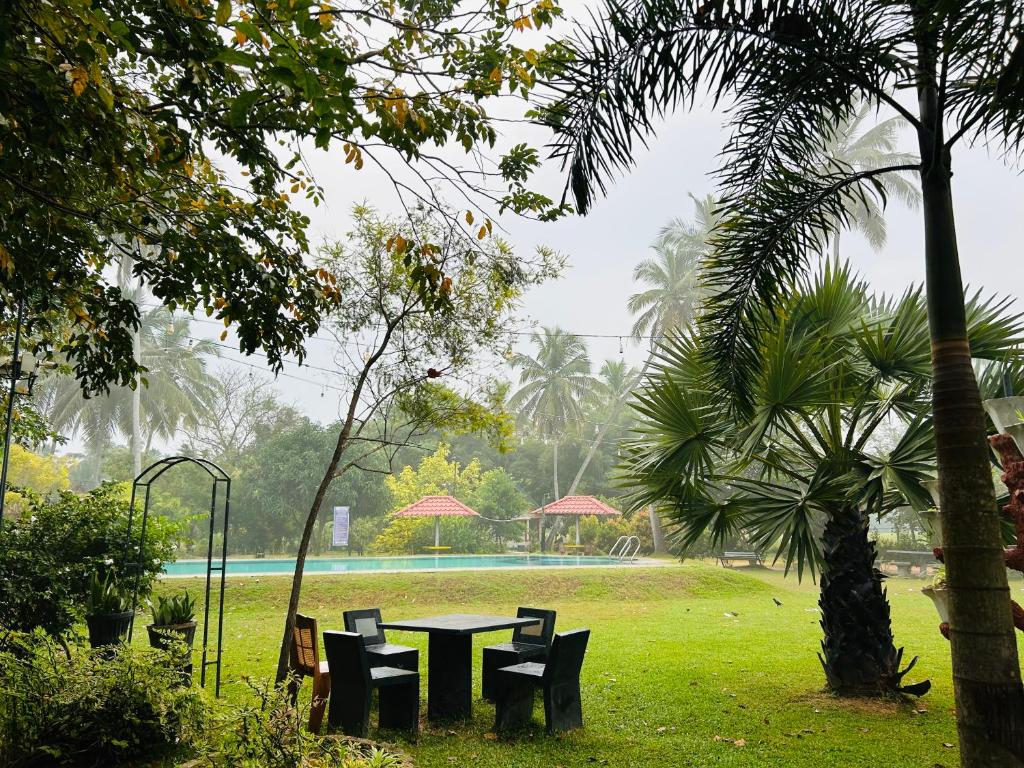 Crown Holiday Village near Marawila photo 3