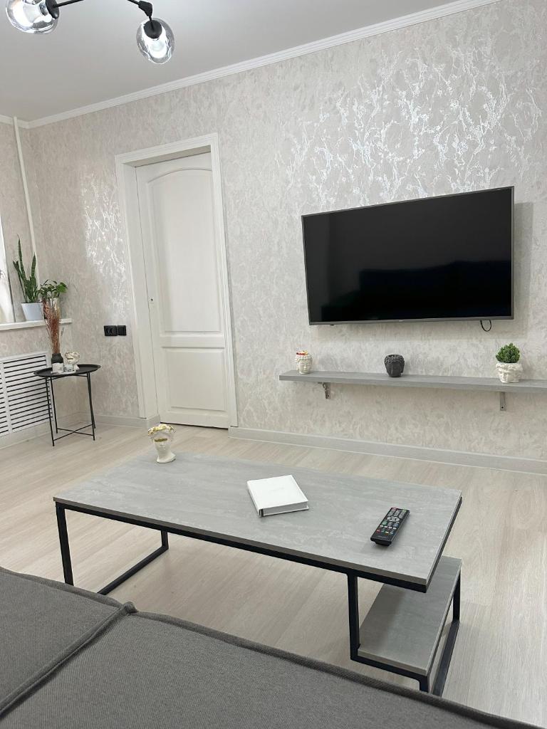 Fresh and cozy apartmrent photo 2