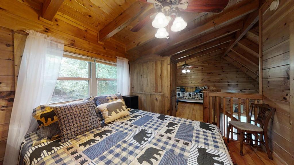 Yellow Cabin on the River photo 1