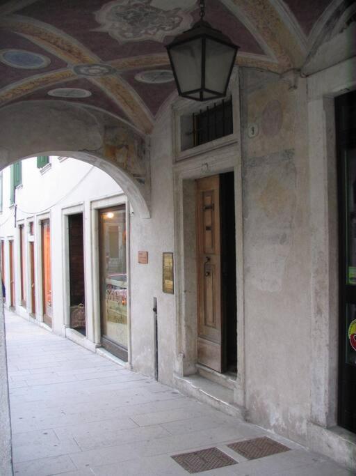 Loft overlooking the old town . photo 3