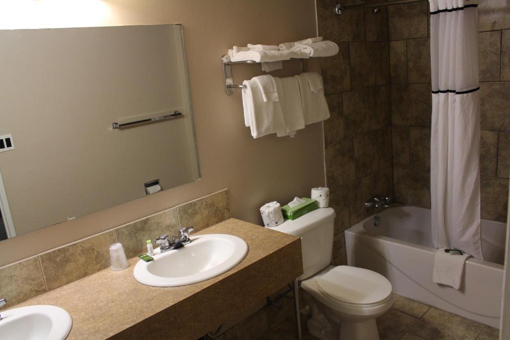Travelodge by Wyndham Swift Current photo 1
