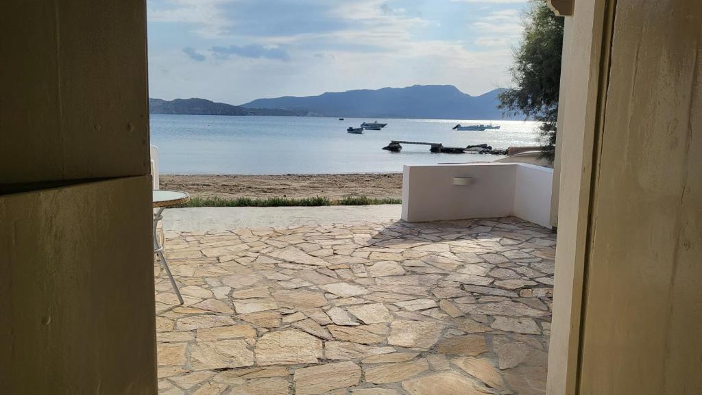Greelax beachfront house photo 3