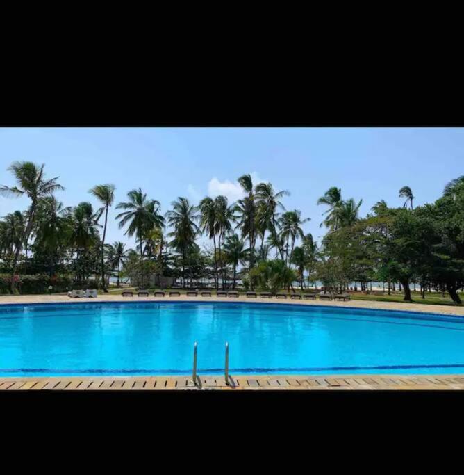 Restful Beach Front studio-Diani photo 1