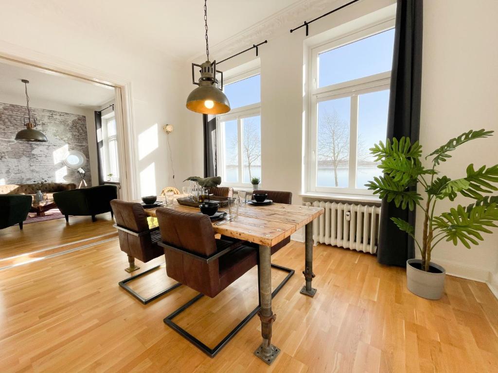 Altbauwohnung mit Schleiblick - Erster Stock photo 1