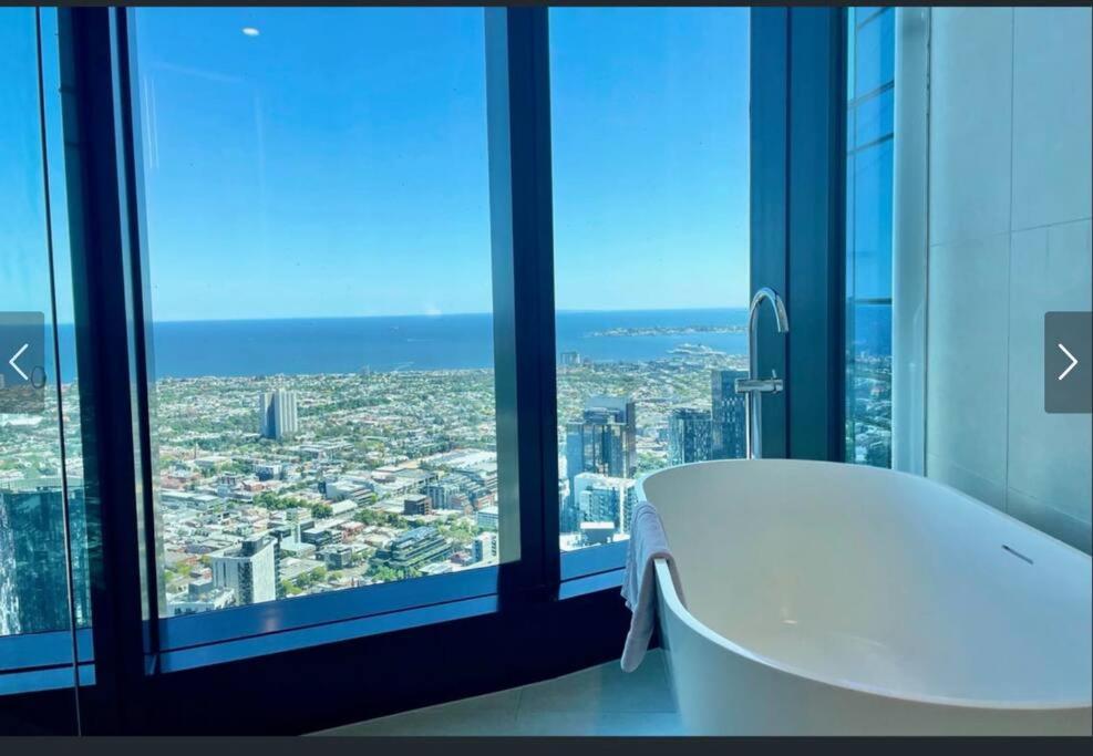 Sky High Luxury, Panoramic Views, Parking photo 2