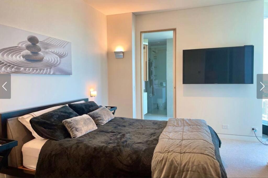 Sky High Luxury, Panoramic Views, Parking photo 4